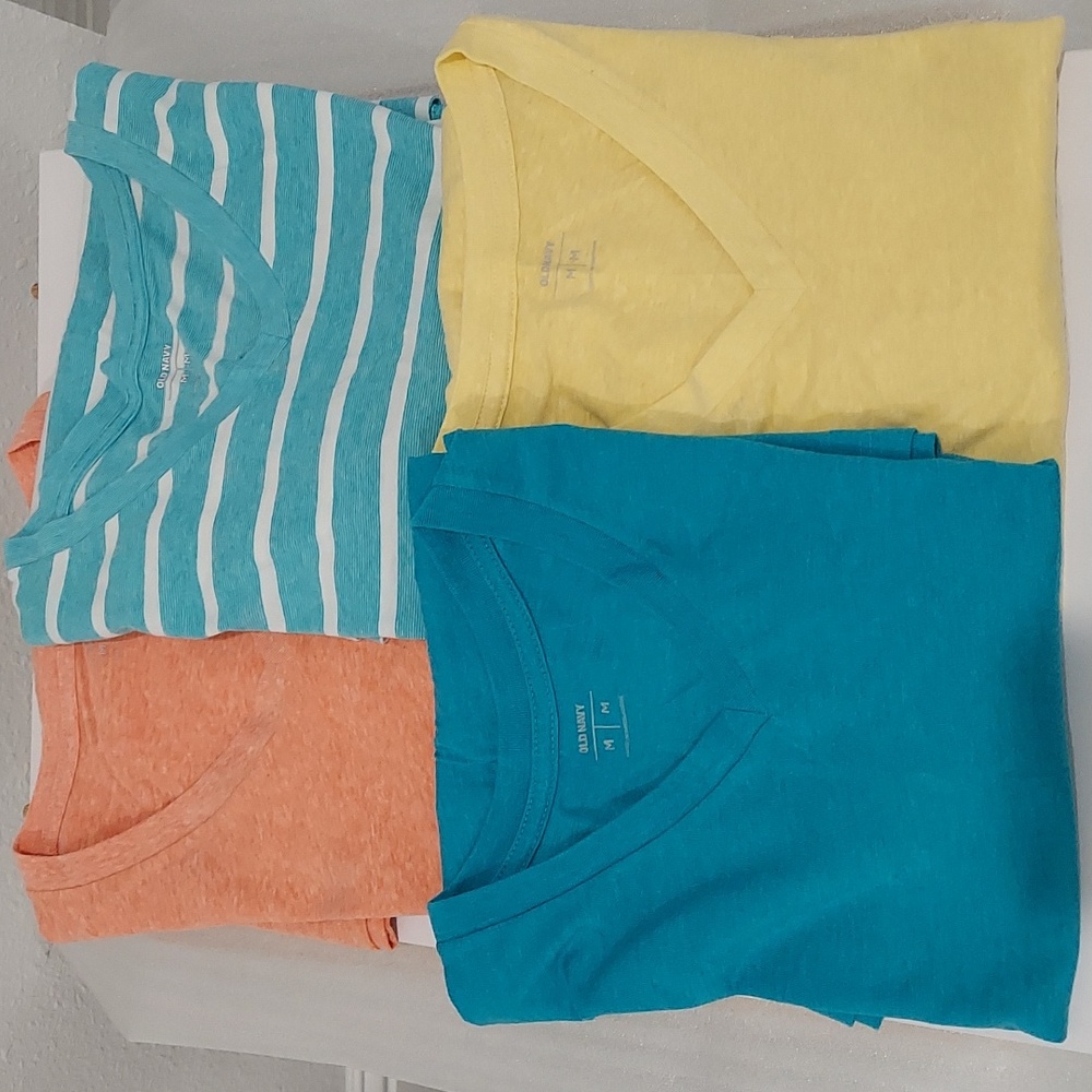 Old Navy Men's V-Neck Tees -  Lot of 4